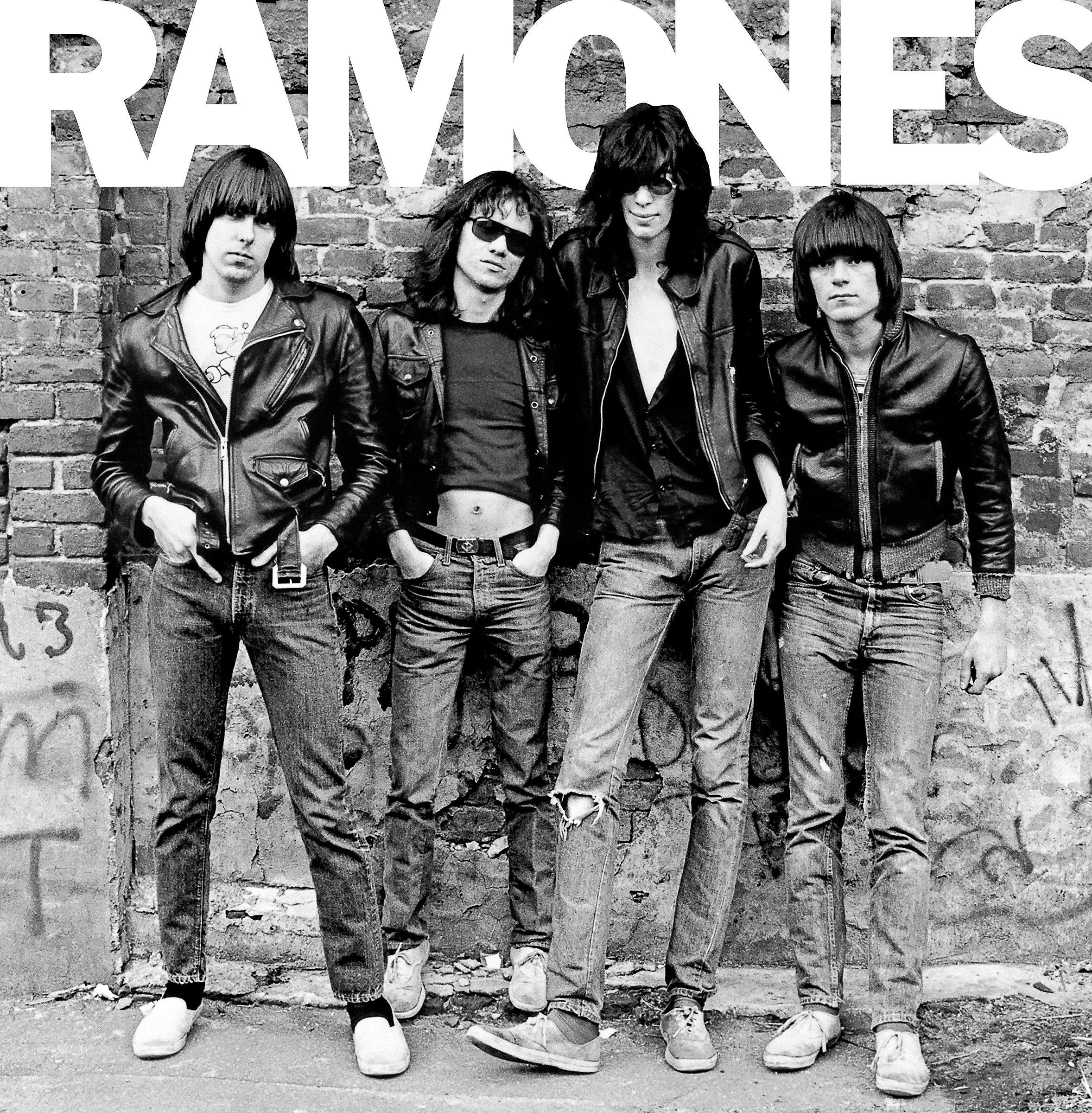 Постер альбома Ramones (40th Anniversary Deluxe Edition) [2016 Remaster]