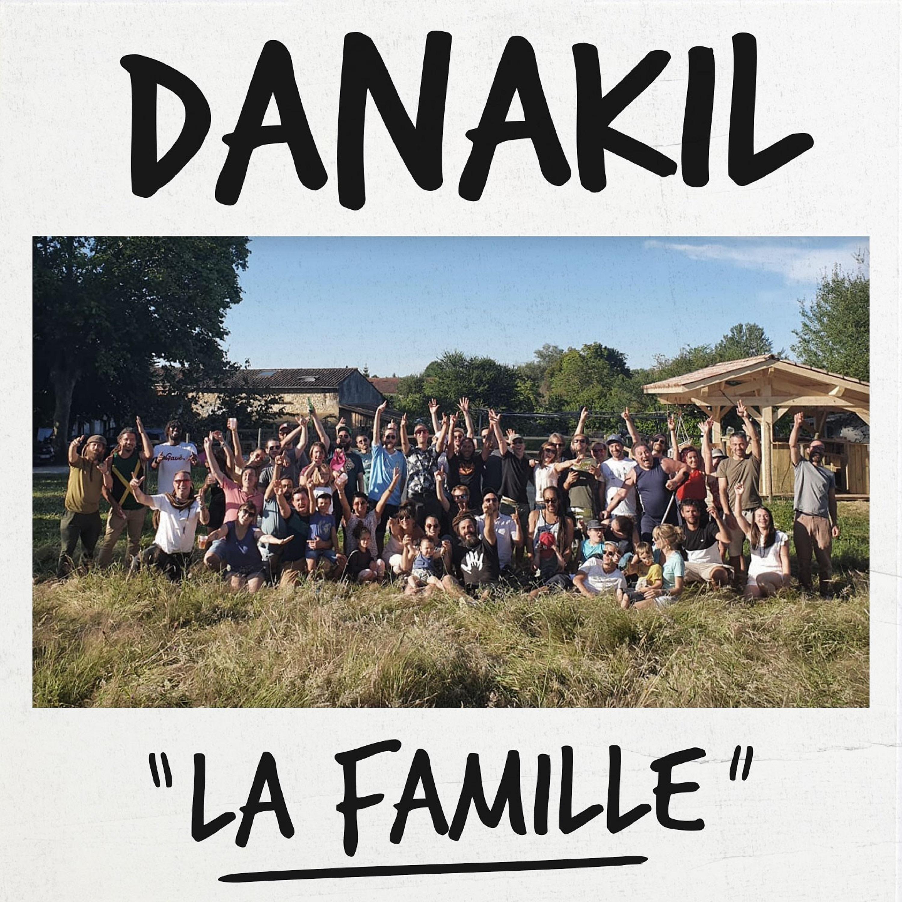 Постер альбома La famille