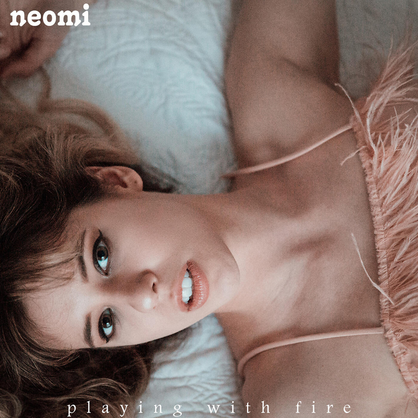 Neomi - Playing with Fire
