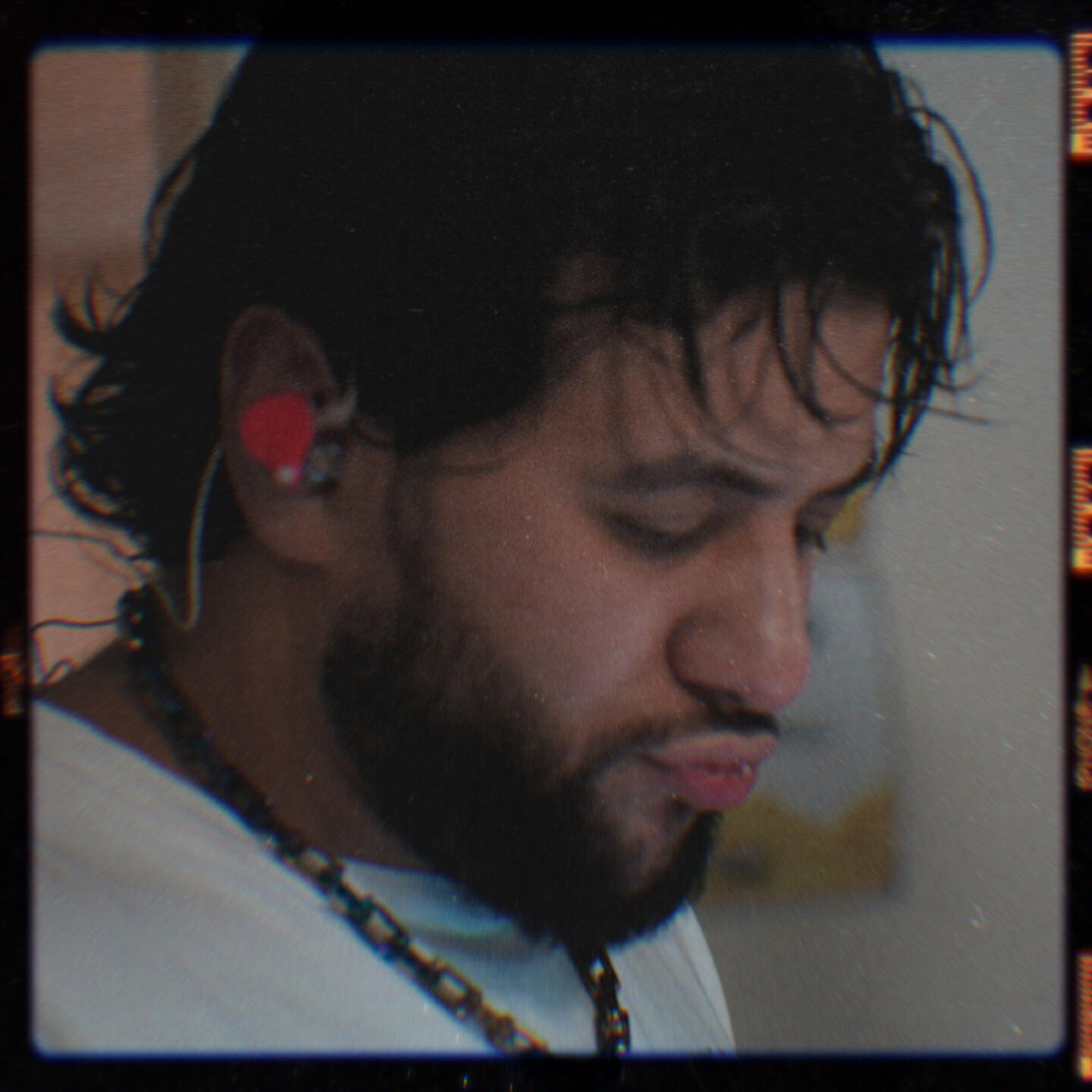 St1m достучаться до небес. Неон красная neon white. St1m достучаться до небес. Stim этот мир сделал из меня эгоиста. Песня текст про эгоист.