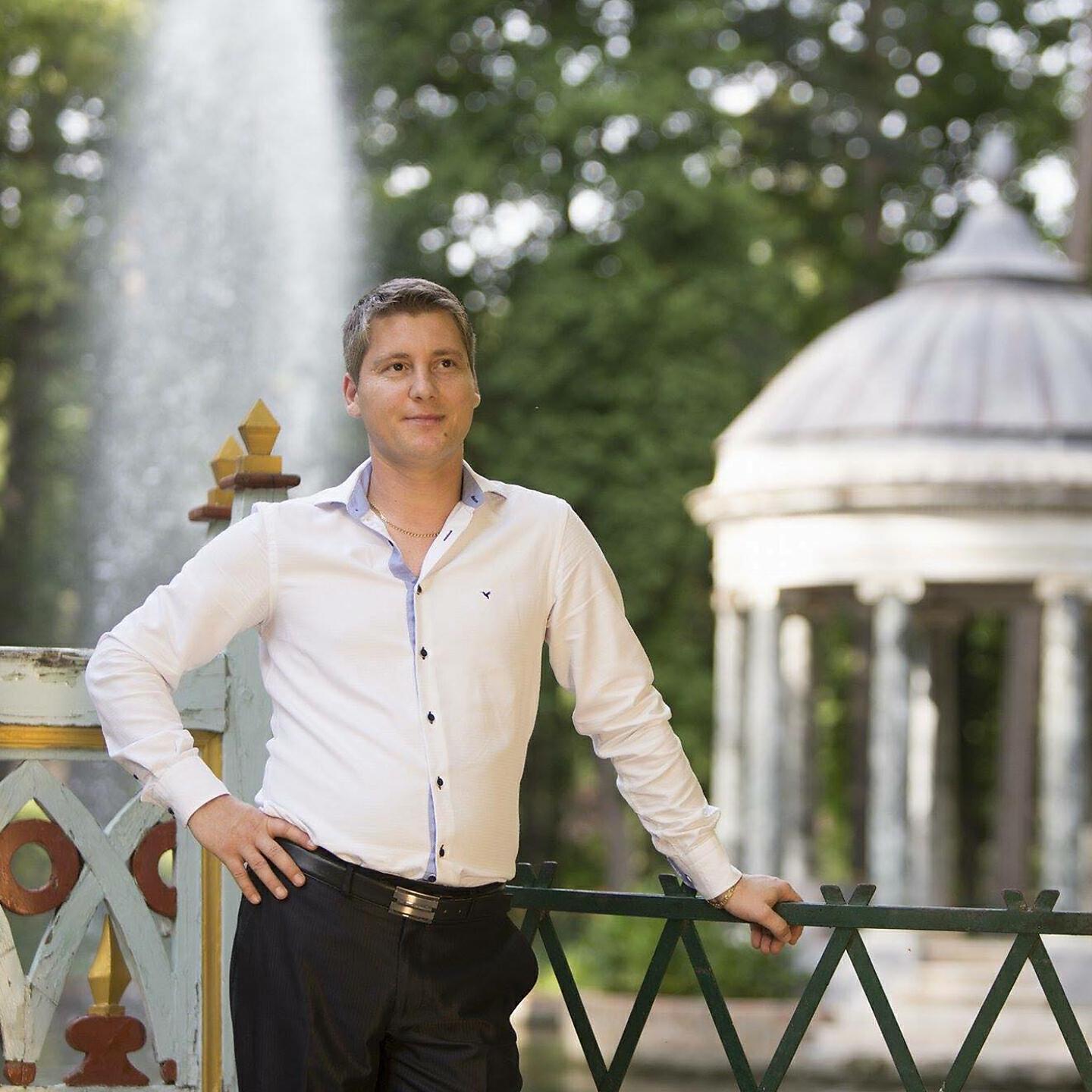 MARIUS ANGHELE - Am Plecat Peste Hotare