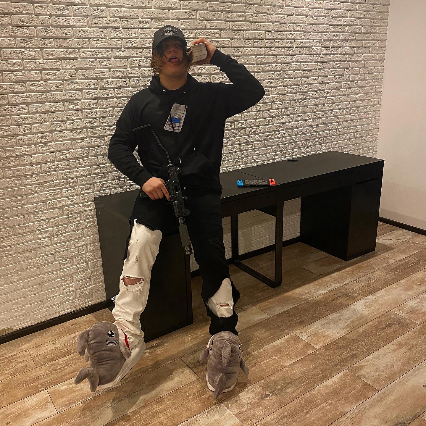 THRILL PILL, Telly Grave - LESHGO