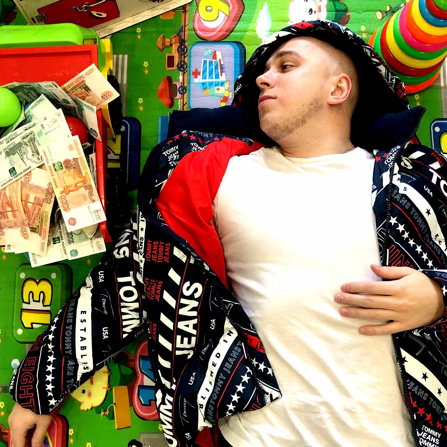 А3надцатый - Сто рублей, сто друзей