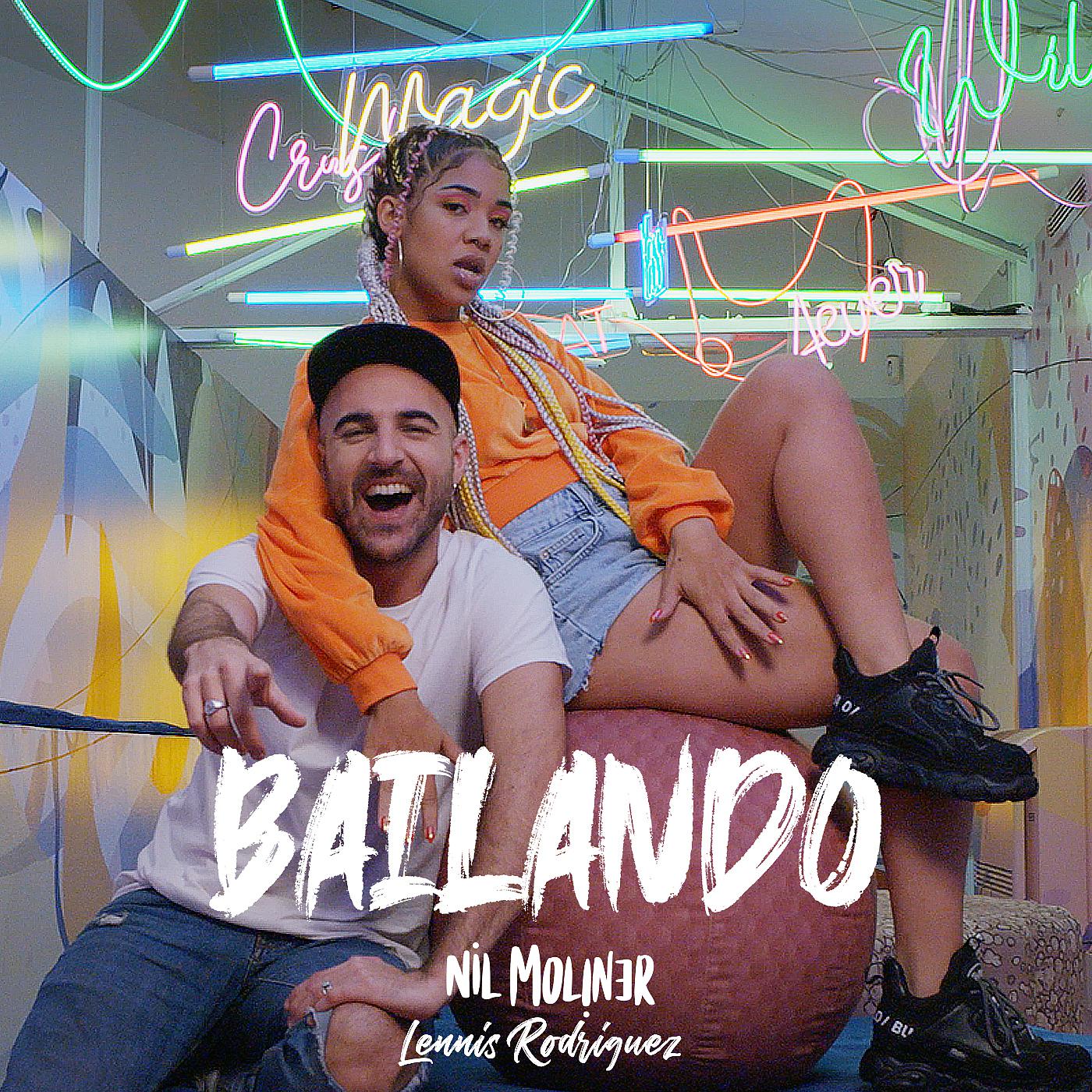 Постер альбома Bailando (feat. Lennis Rodriguez)