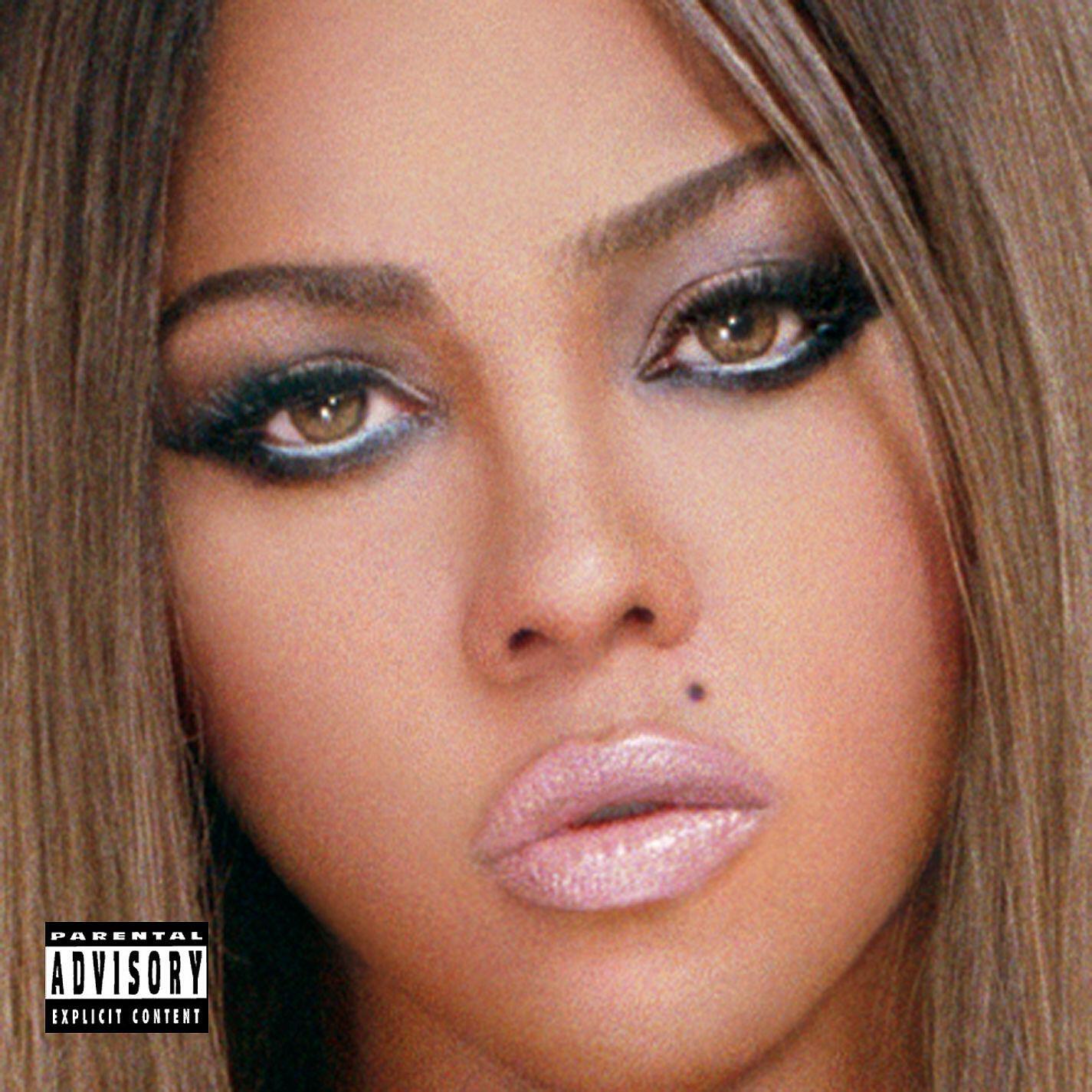 Lil' Kim - Gimme That (feat. Maino)