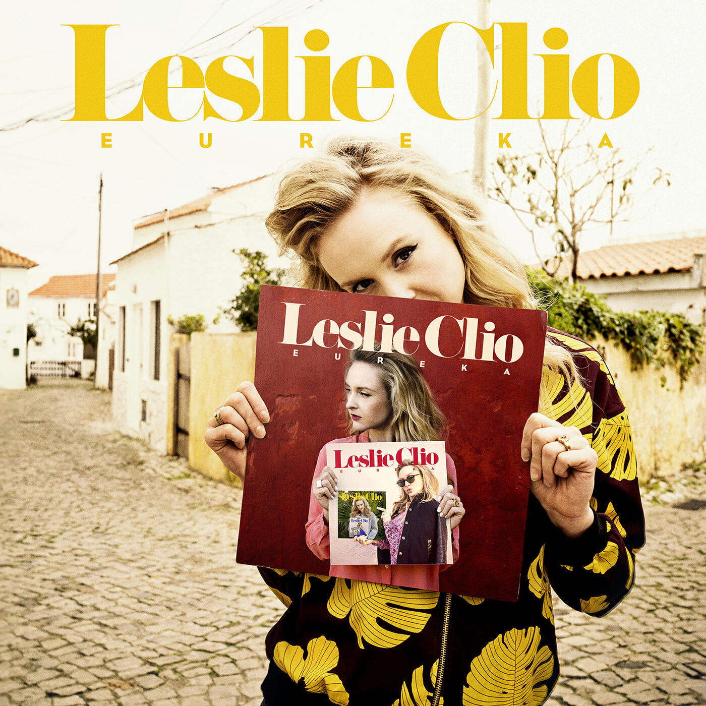 Leslie Clio - Falling To Pieces