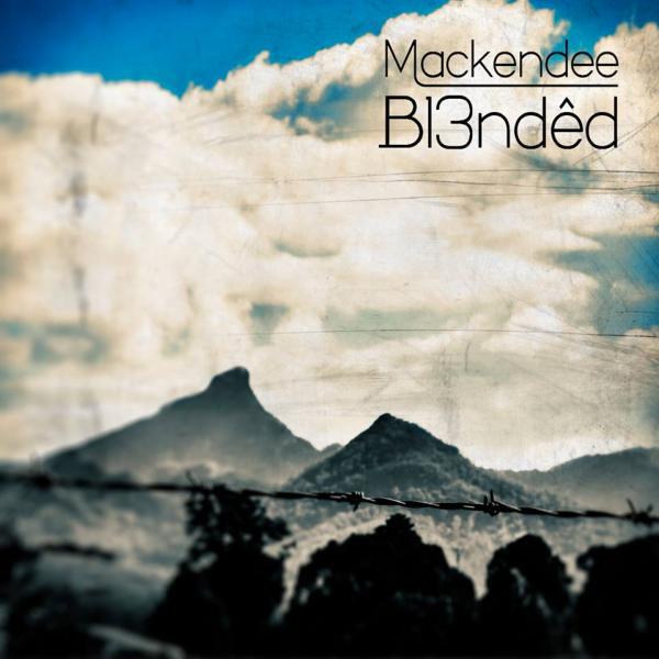 Mackendee - Living In The Past (feat. DnF)