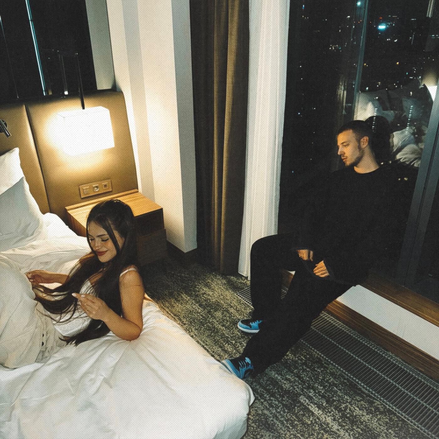 Альбом Рэдиссон исполнителя SCIRENA, WHITE GALLOWS