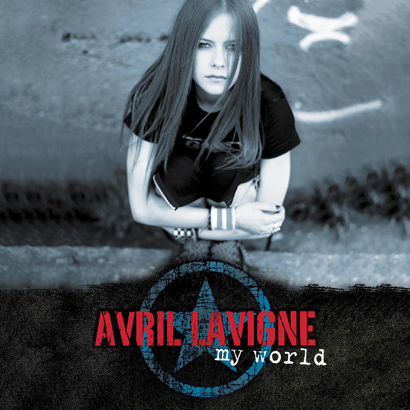 Avril Lavigne - Basketcase (Live at The Point, Dublin, Ireland - March 2003)