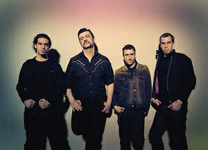 I a man black strobe перевод
