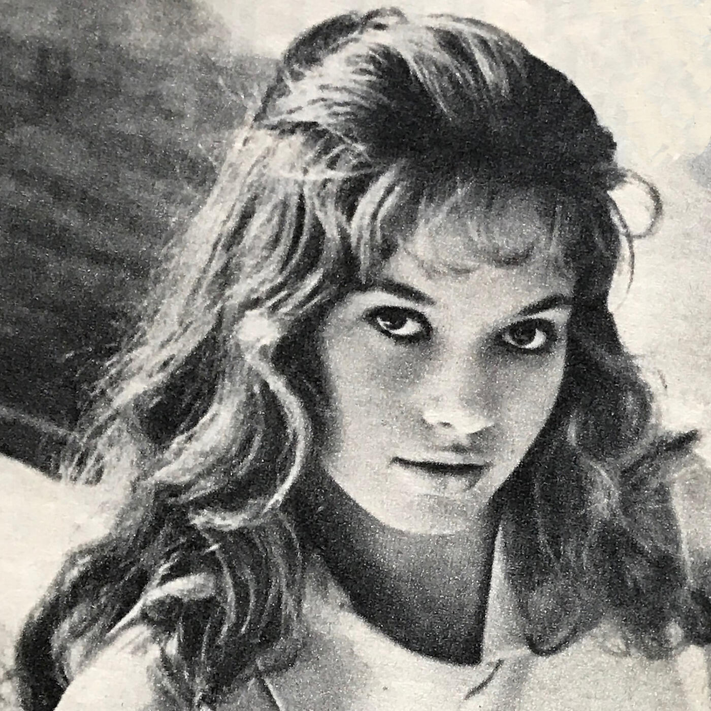 GIllian Hills - Nefer Titi
