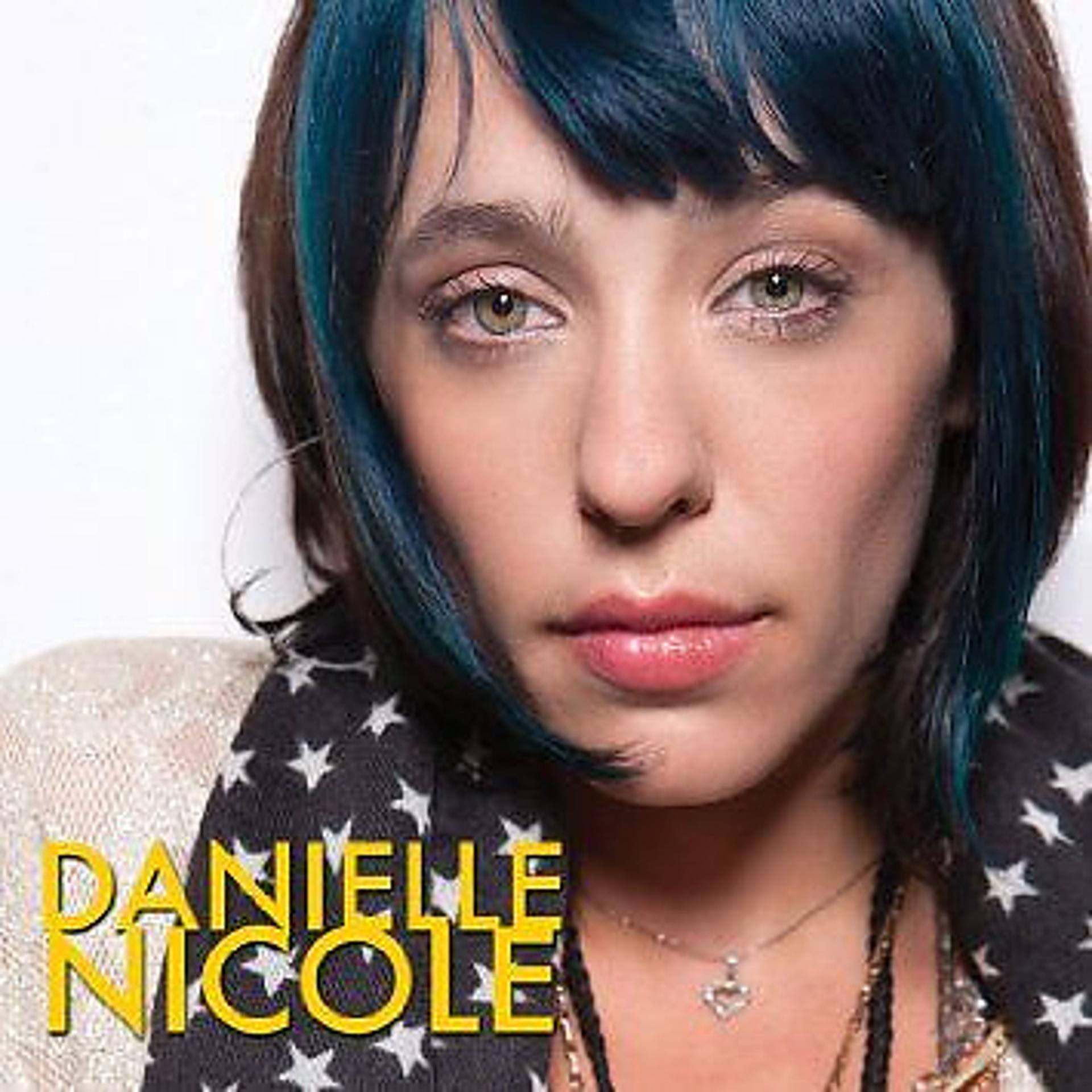 Danielle Nicole - фото