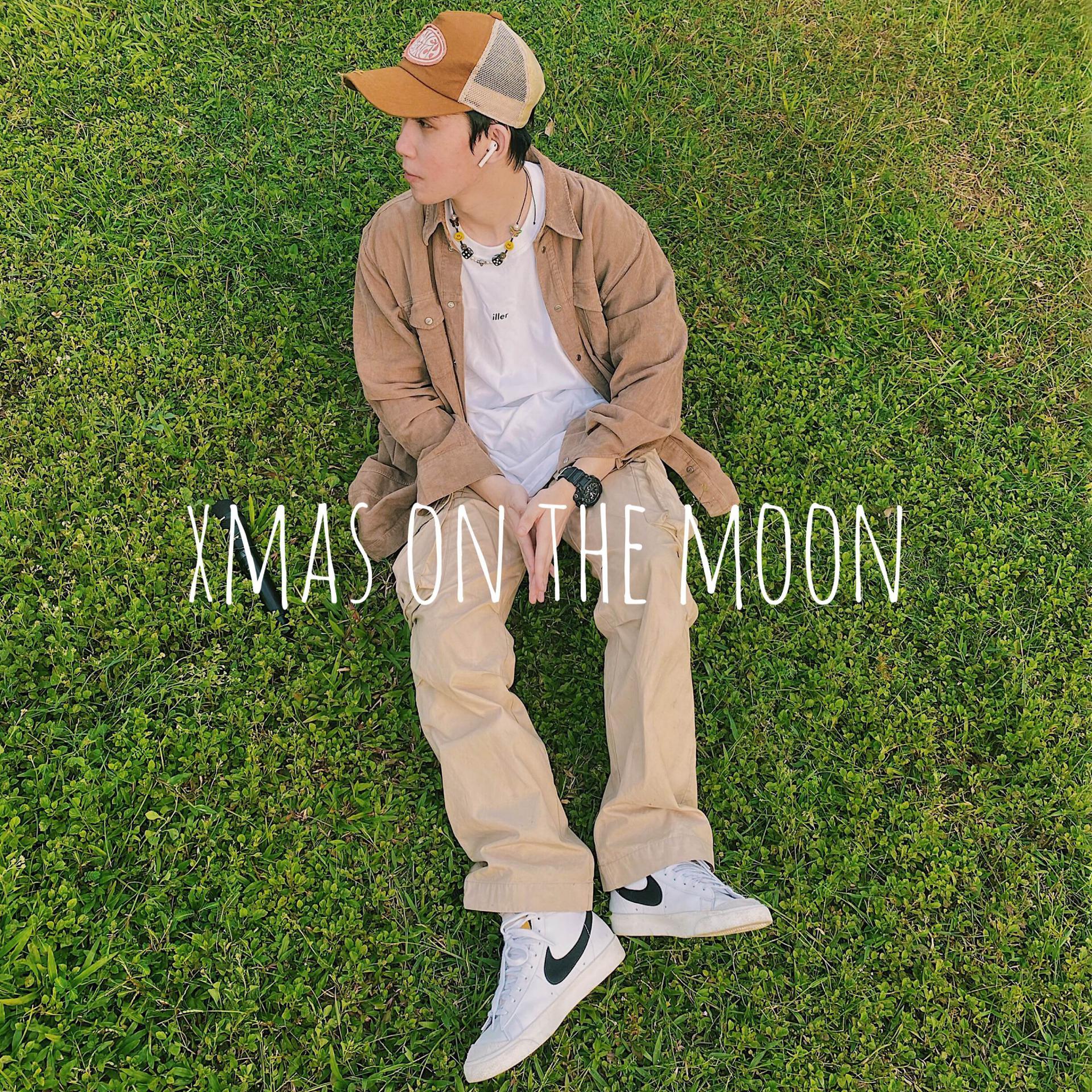 Постер альбома Xmas On The Moon