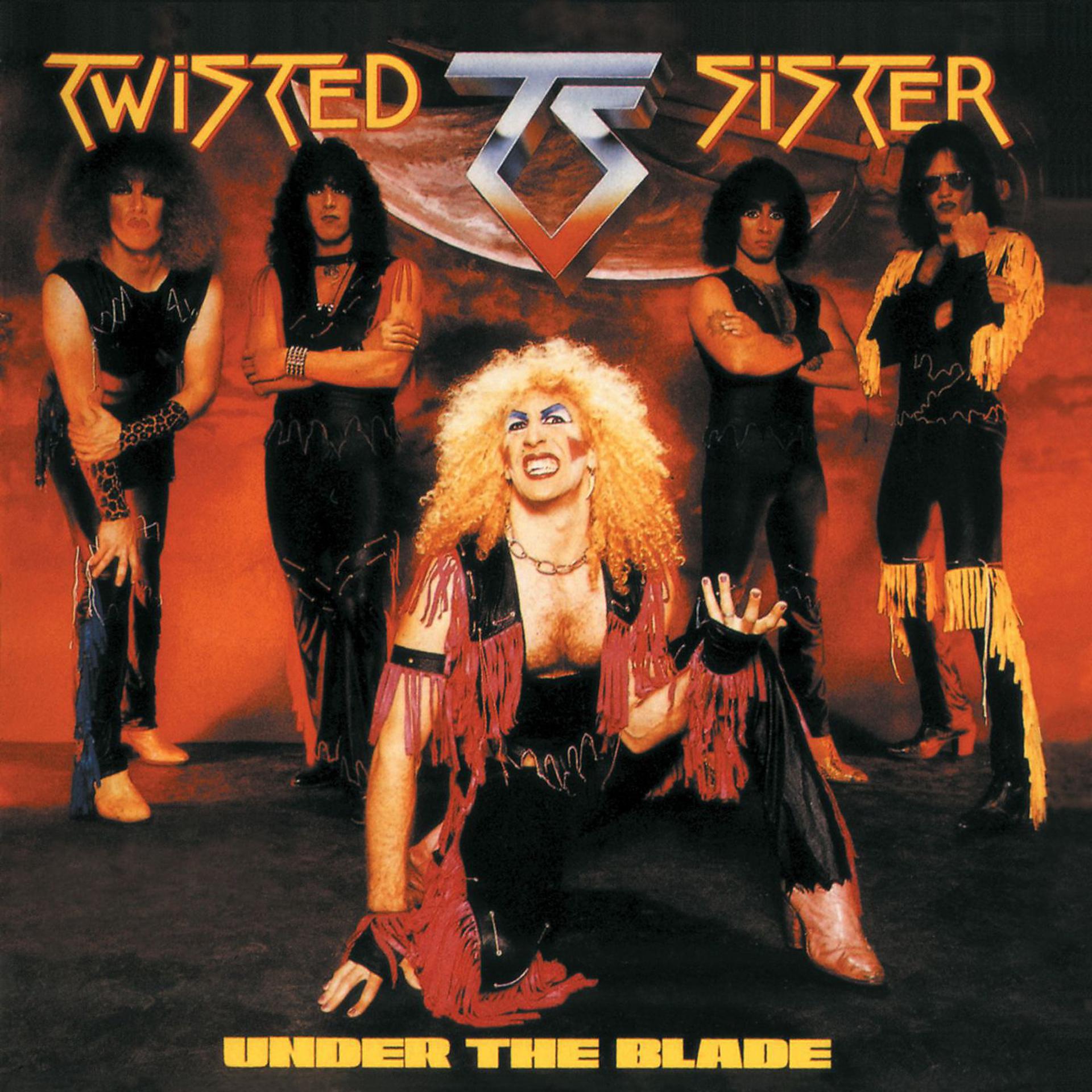 Twisted sister under the Blade 1982. Обложка группы Твистед систер. Twisted sister обложки альбомов. Twisted sister в 1974. Sister mp3
